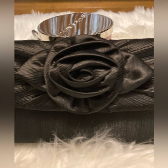 SASHA Handbags Inc New York Clutch/Shoulder Bag - Picture 3 of 9